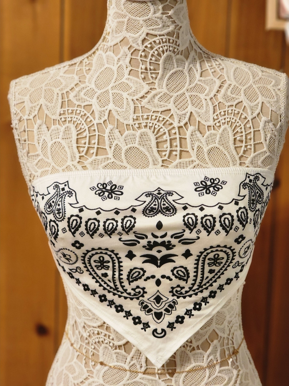 NWT White & Black Paisley Bandana Print Hanky Hem Tube Top